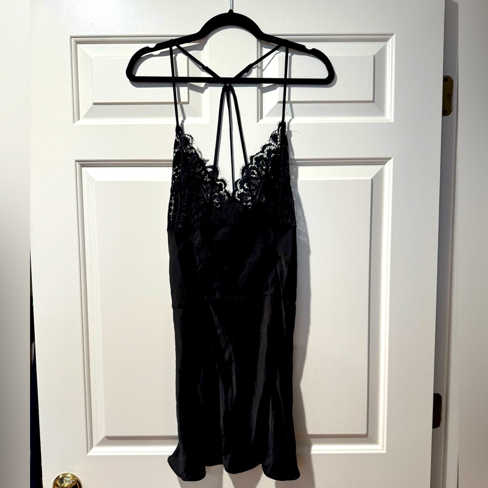 Elegant Black Lace Chemise